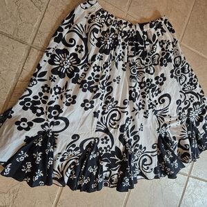 Full Boho Floral Skirt L-XL Black & White 2st Class Co.